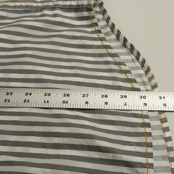 TOMMY BAHAMA MADE TO FADE 100% COTTON LONG SLEEVE BUTTON DOWN SHIRT - Picture 5 of 9